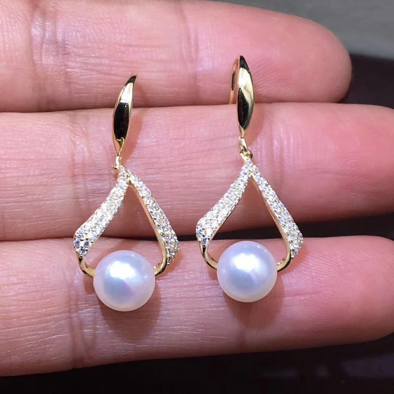 Delicate Artisan Pearl Earring