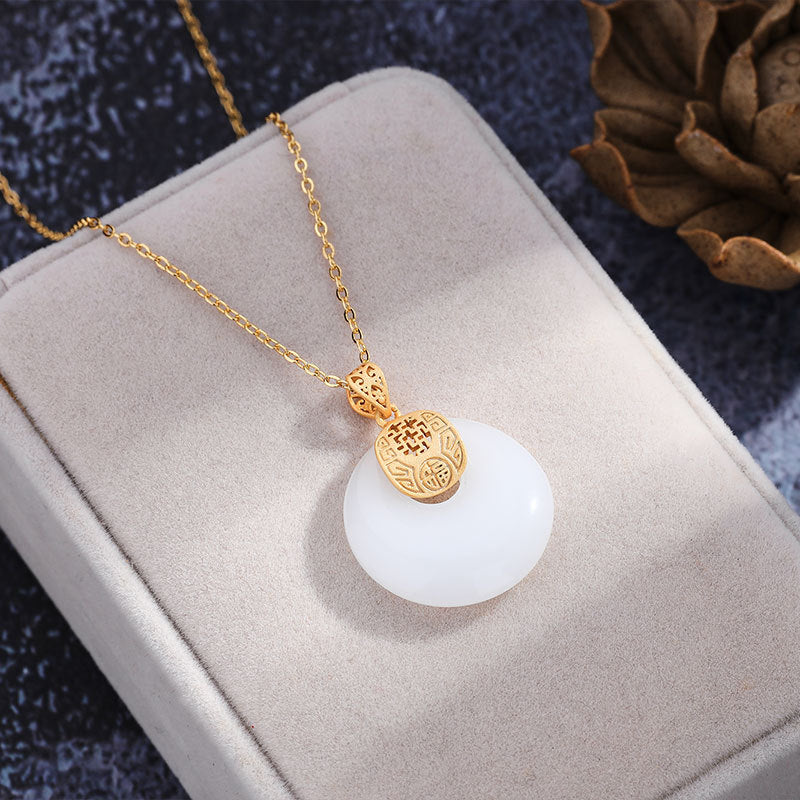 Romantic Gold Necklace for Special Moments