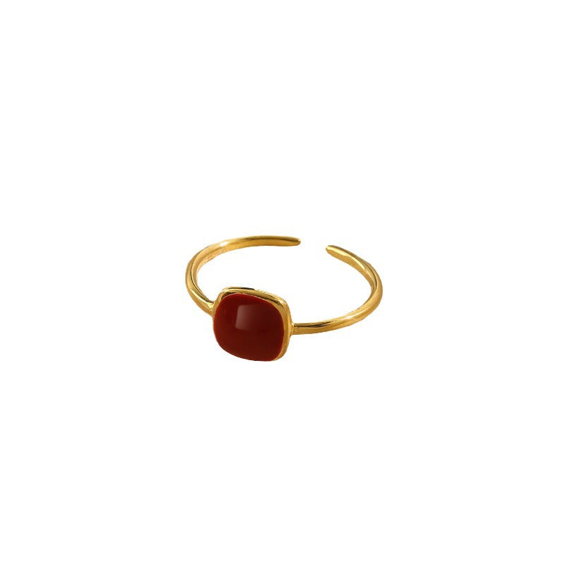 Classic Gold Ring with Timeless Appeal