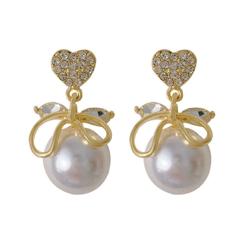Classic Pearl Earring with Timeless Appeal