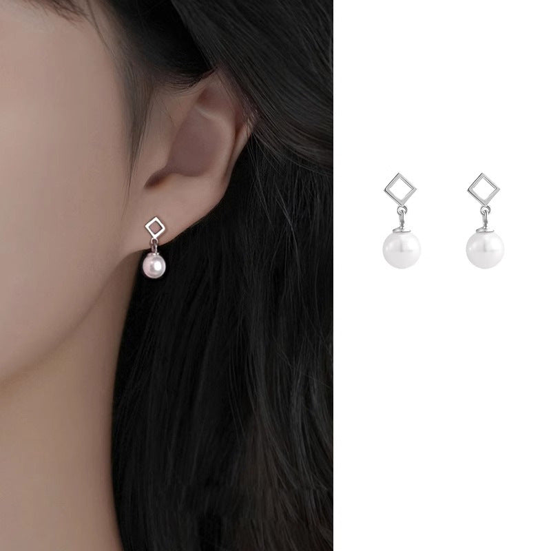 Classic Pearl Earring with Timeless Appeal