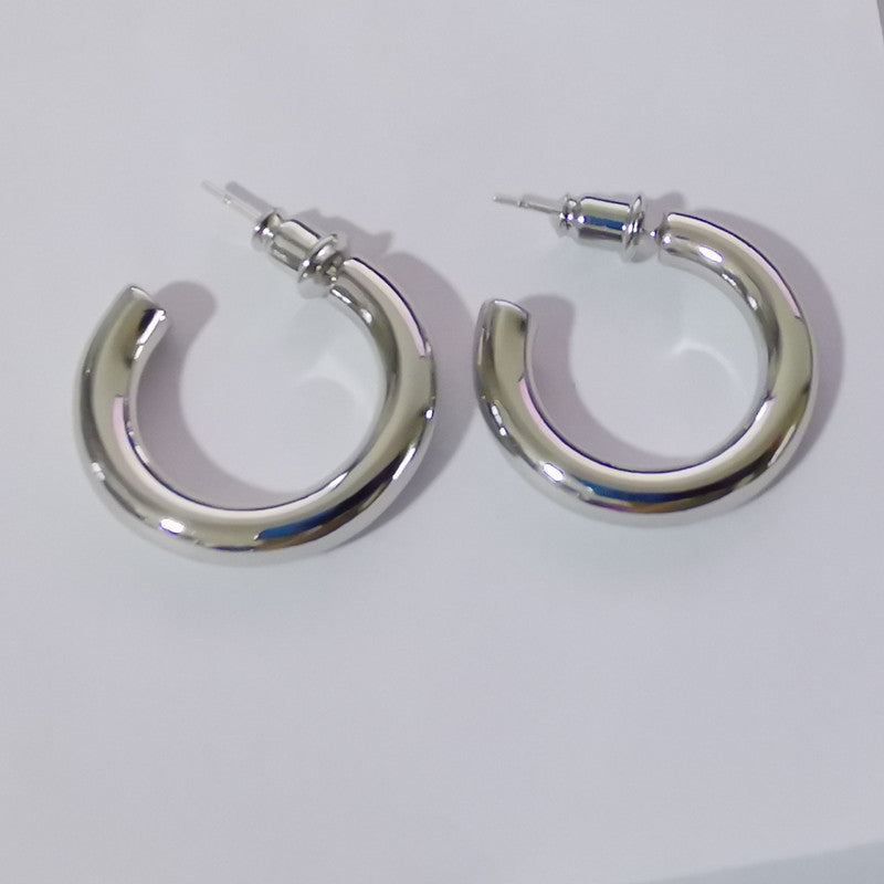 Charming Gold Earring for Any Occasion