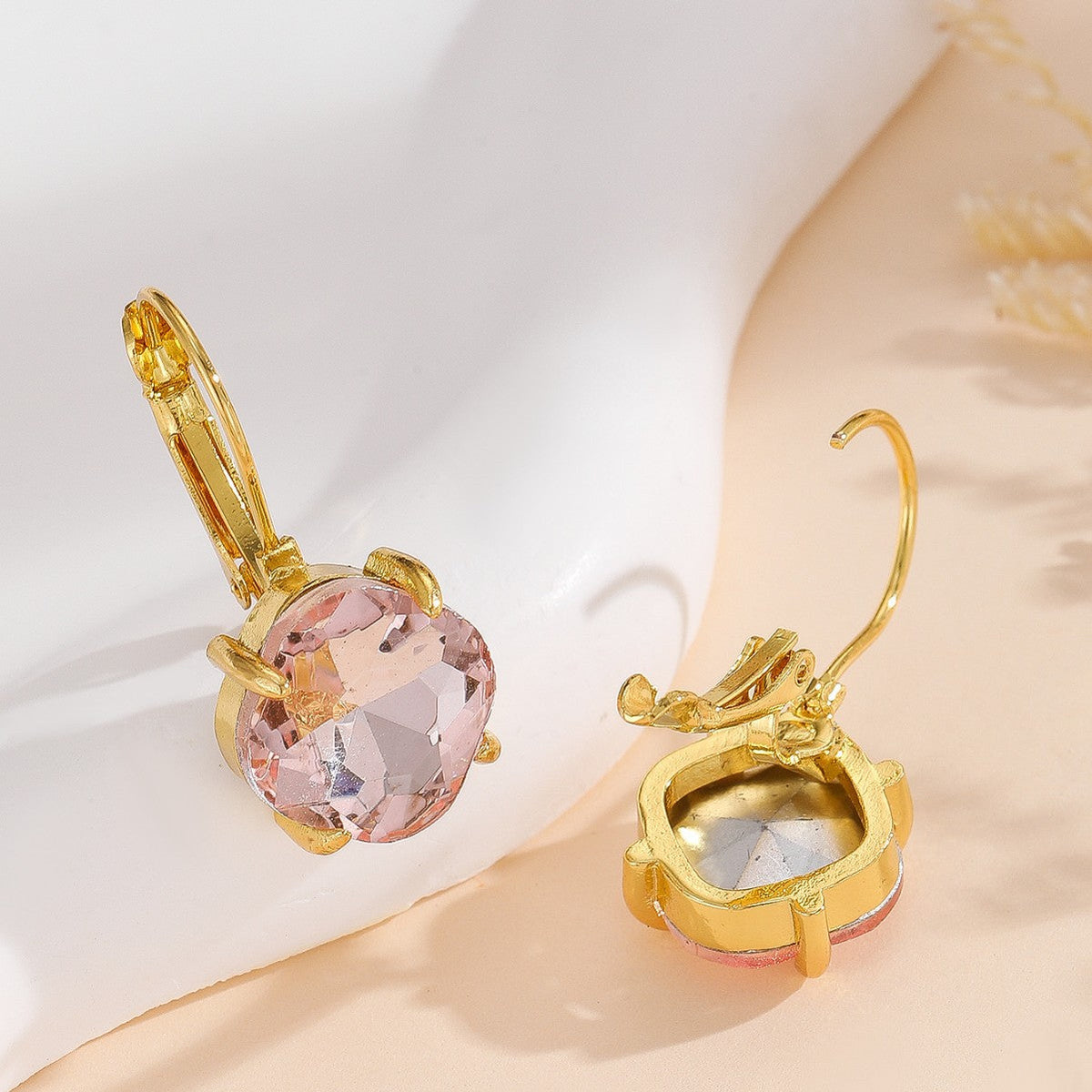 Charming Earring for Any Occasion