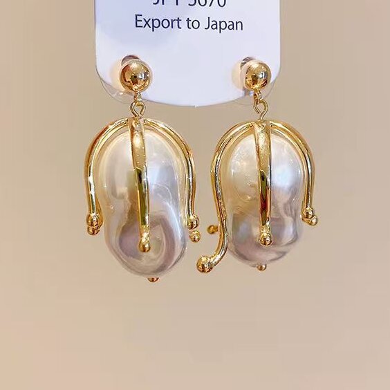 Charming Pearl Earring for Any Occasion