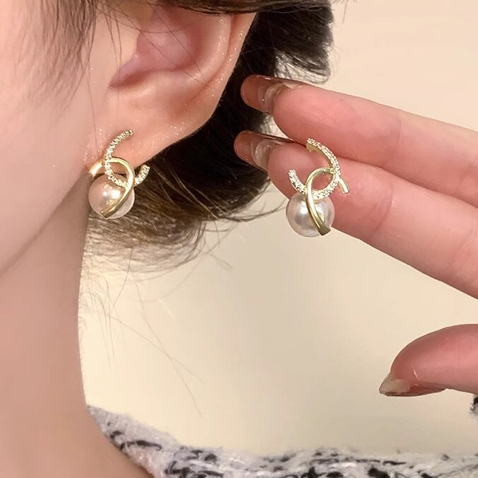 Delicate Artisan Pearl Earring