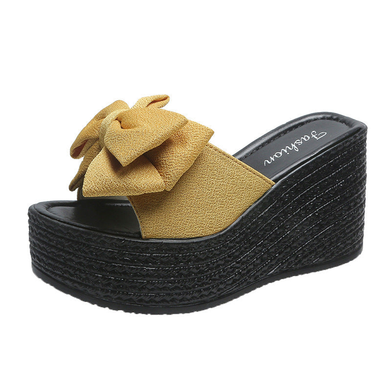 Graceful Orthopedic Sandals for Modern Look