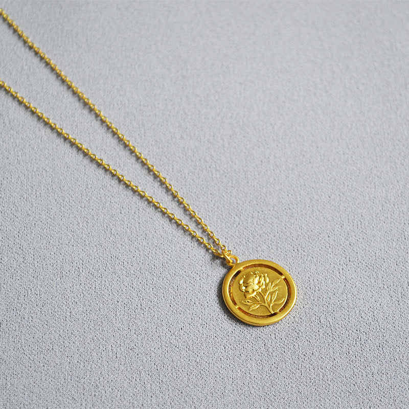 Charming Gold Necklace for Any Occasion