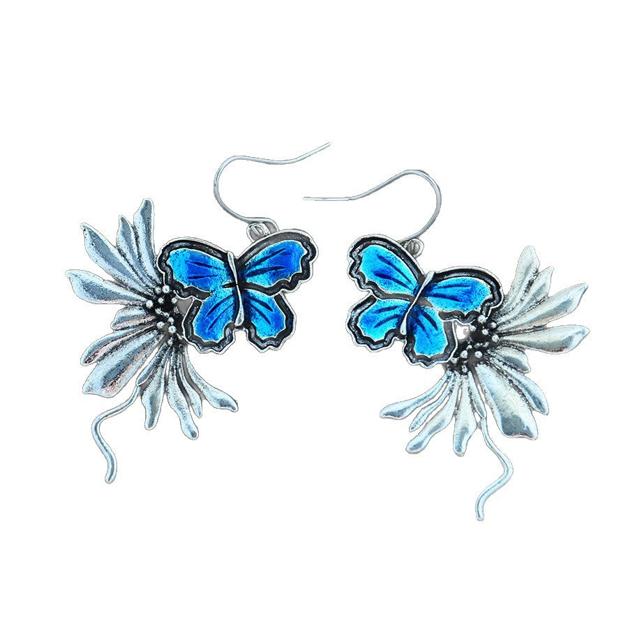 Classic Silver Earring with Timeless Appeal