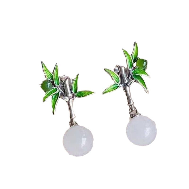 Romantic Silver Earring for Special Moments