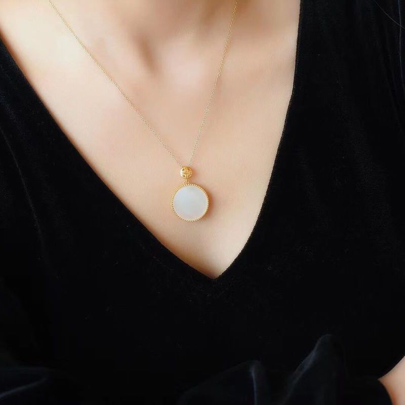 Charming Silver Necklace for Any Occasion