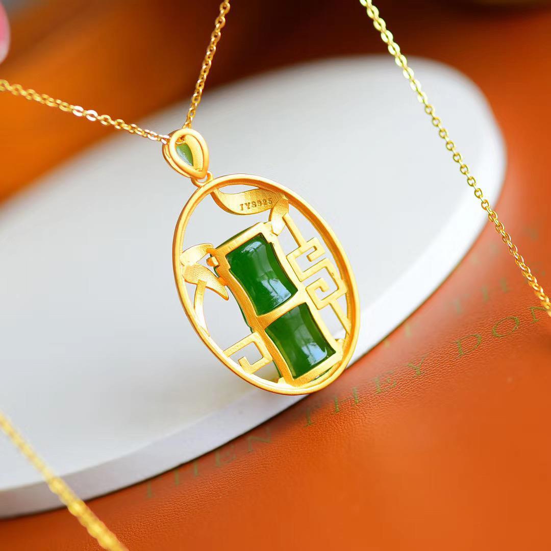 Romantic Gold Pendant for Special Moments
