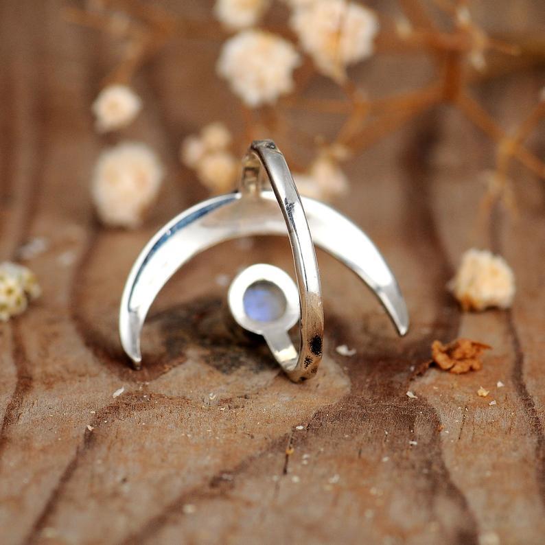 Beautiful Silver Bracelet with Unique Style