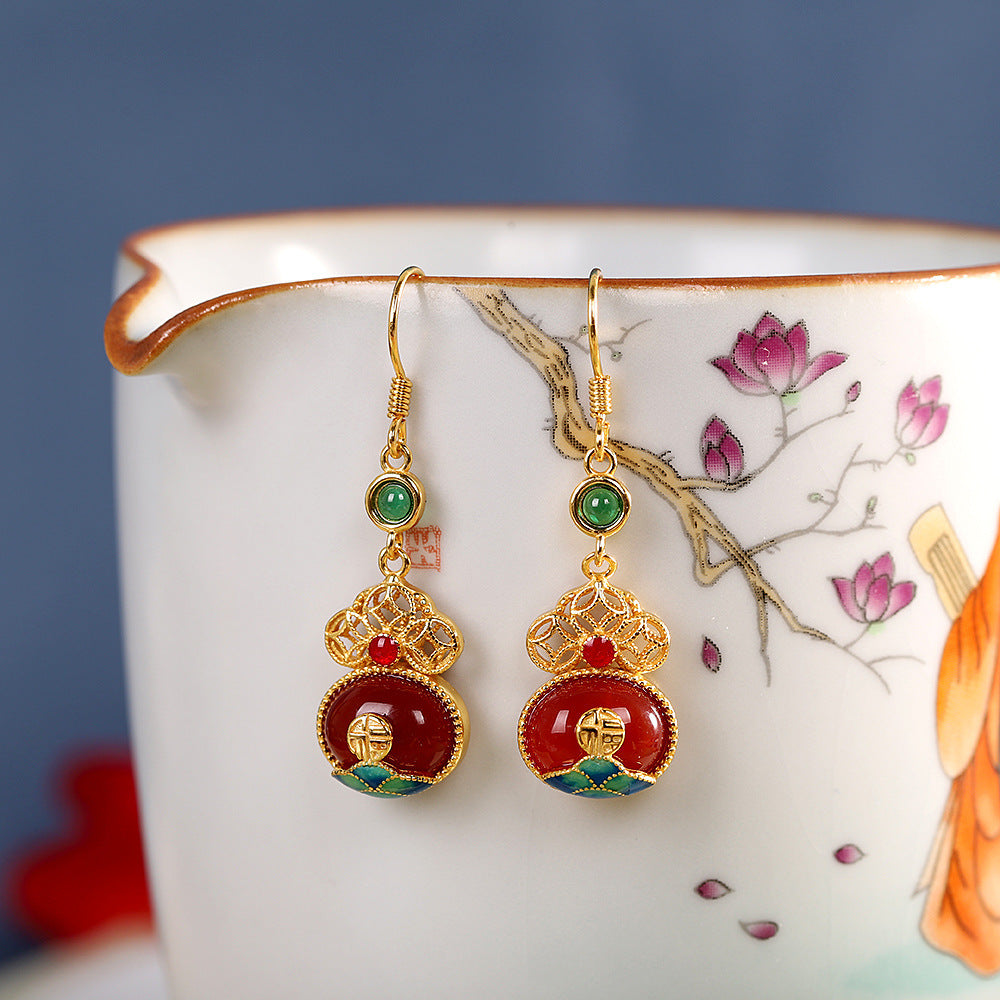 Charming Silver Earring for Any Occasion
