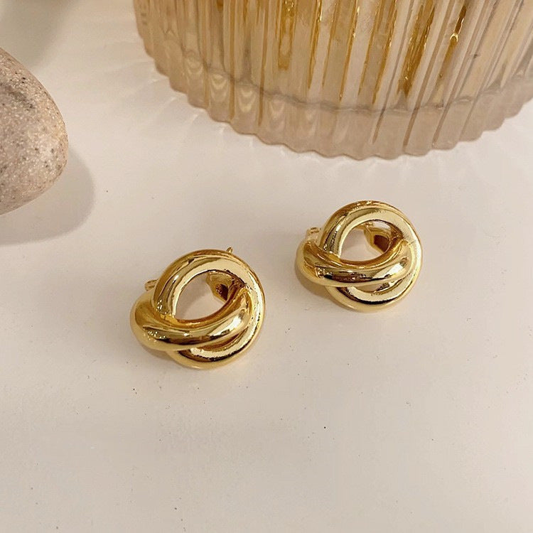 Charming Earring for Any Occasion