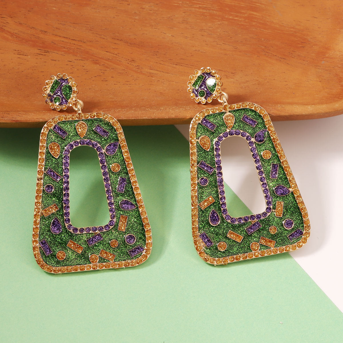 Charming Earring for Any Occasion