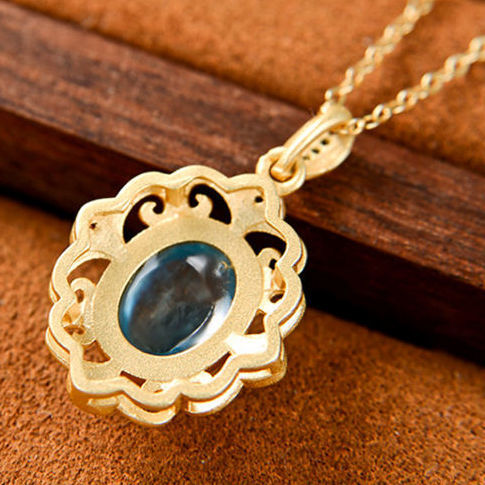 Classic Silver Necklace with Timeless Appeal