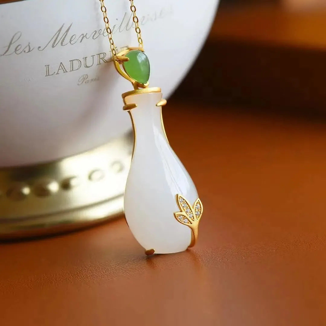 Charming Silver Necklace for Any Occasion