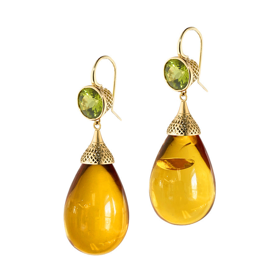 Classic Gold Earring with Timeless Appeal