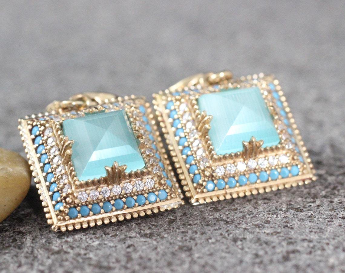 Charming Earring for Any Occasion