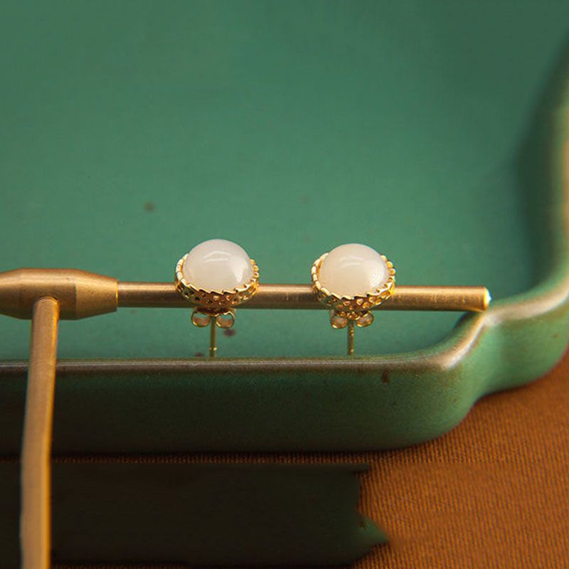 Romantic Silver Earring for Special Moments