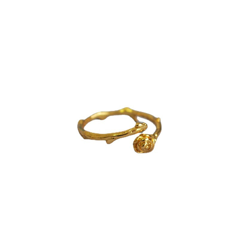 Classic Gold Ring with Timeless Appeal