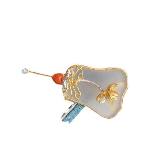Charming Gold Piece for Any Occasion