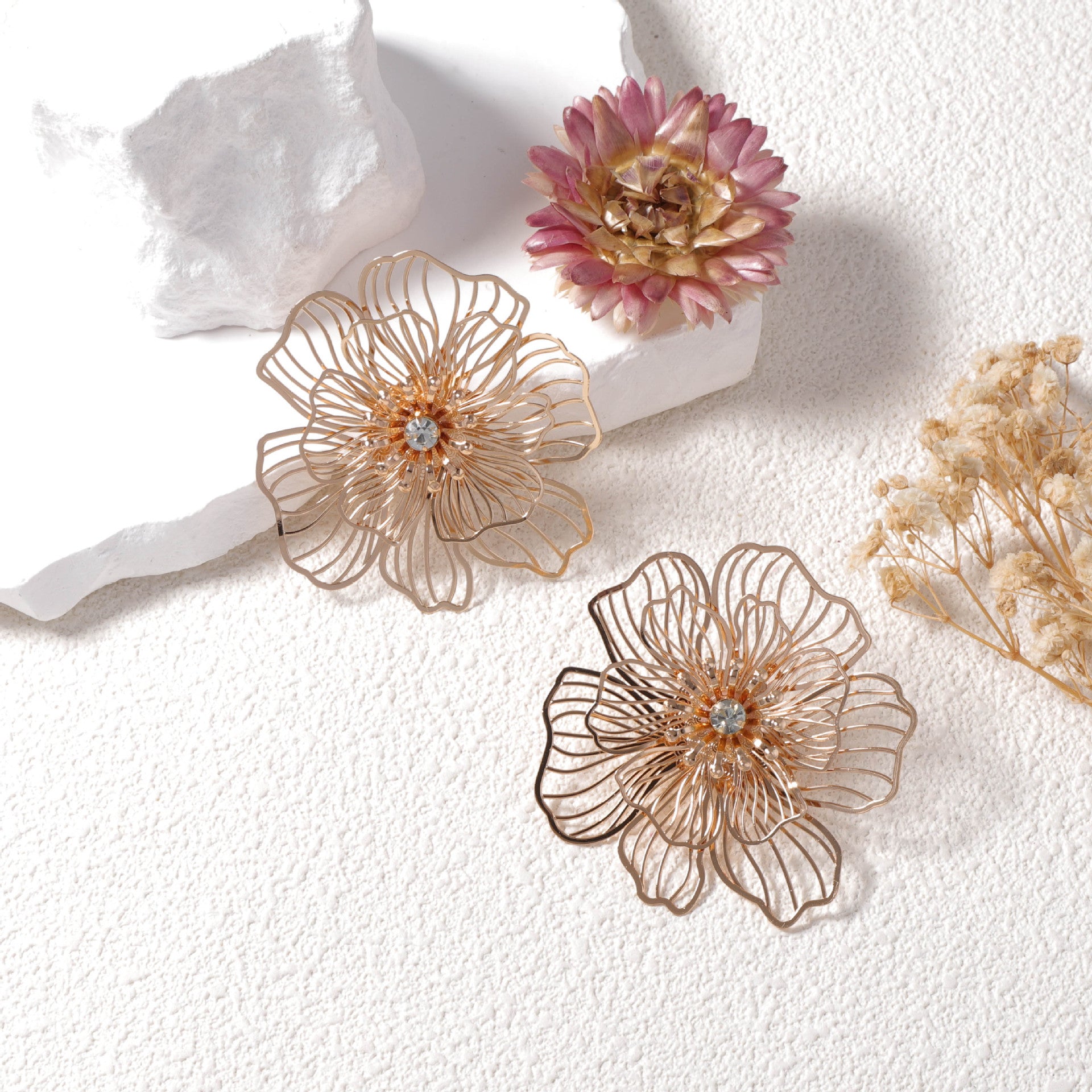 Charming Earring for Any Occasion