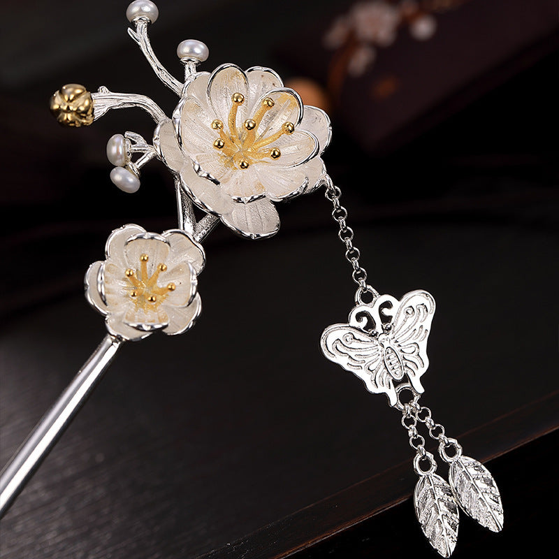 Classic Silver Piece with Timeless Appeal