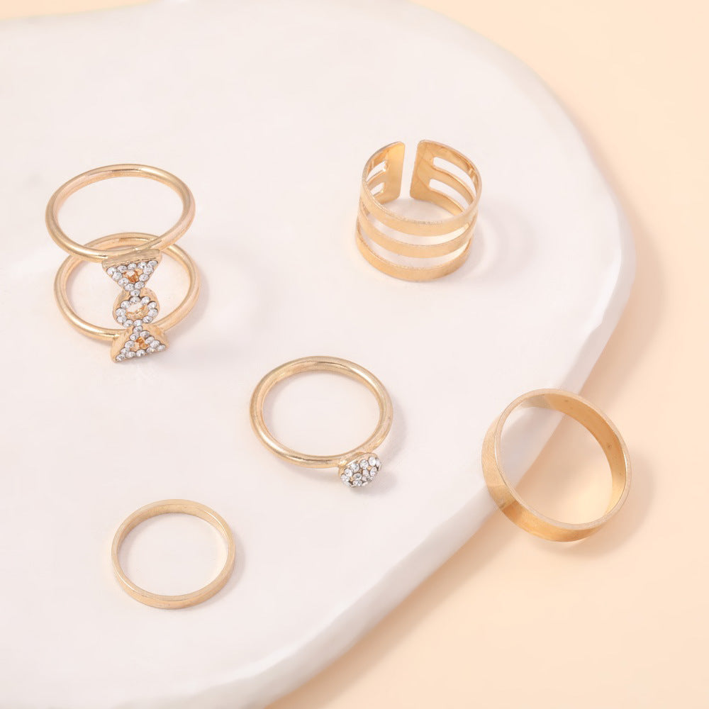 Classic Gold Ring with Timeless Appeal