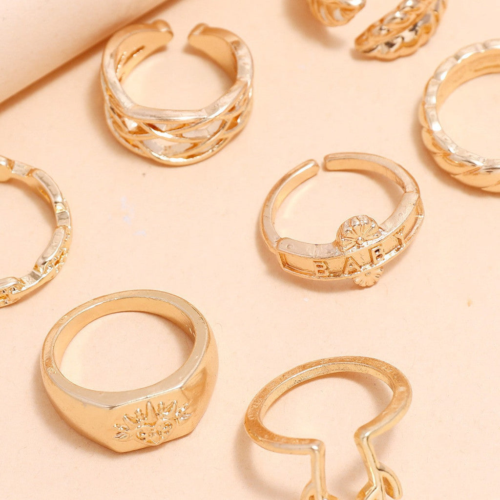 Classic Gold Chain with Timeless Appeal
