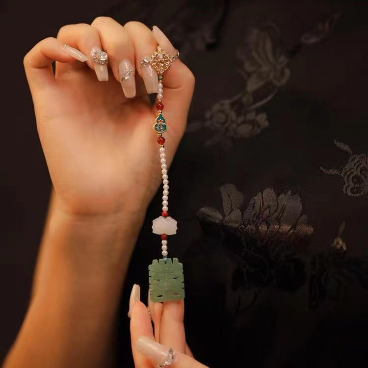 Charming Pendant for Any Occasion