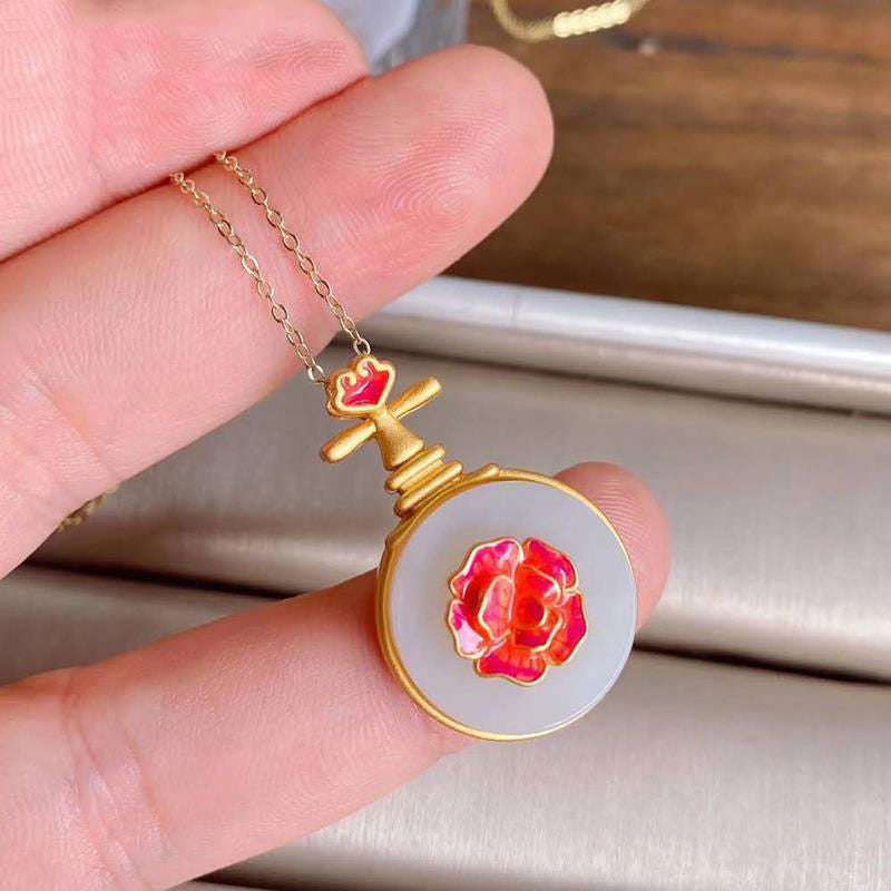 Charming Gold Necklace for Any Occasion
