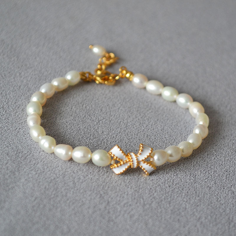 Classic Pearl Bracelet with Timeless Appeal