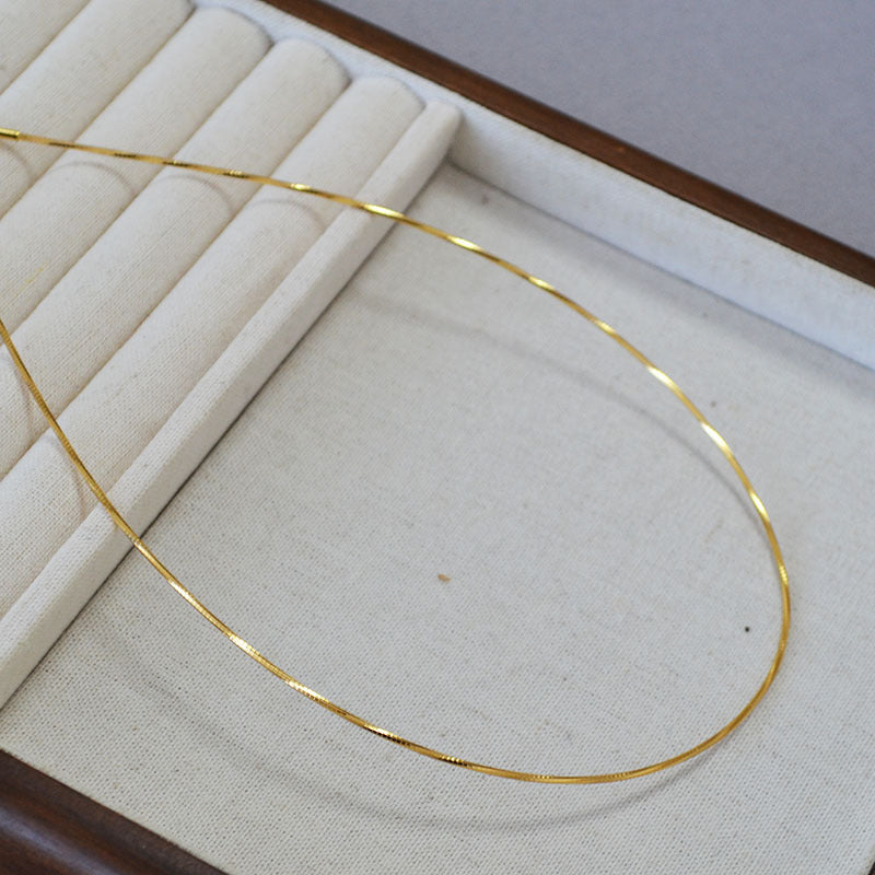 Stunning Gold Necklace for Daily Wear