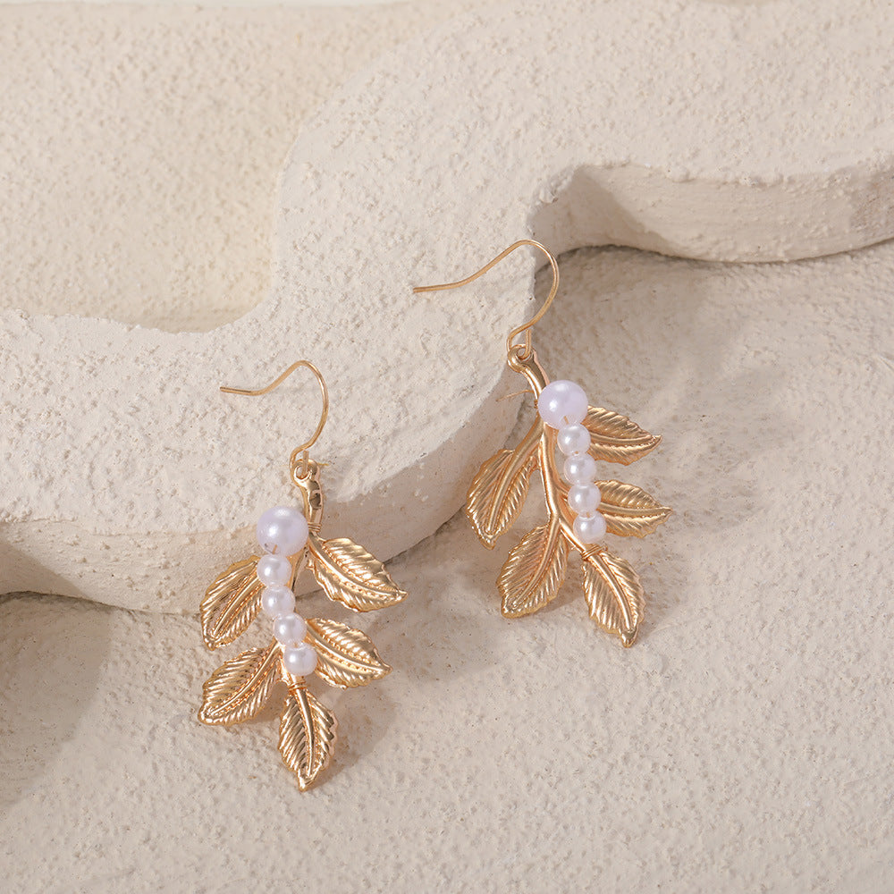 Classic Pearl Earring with Timeless Appeal