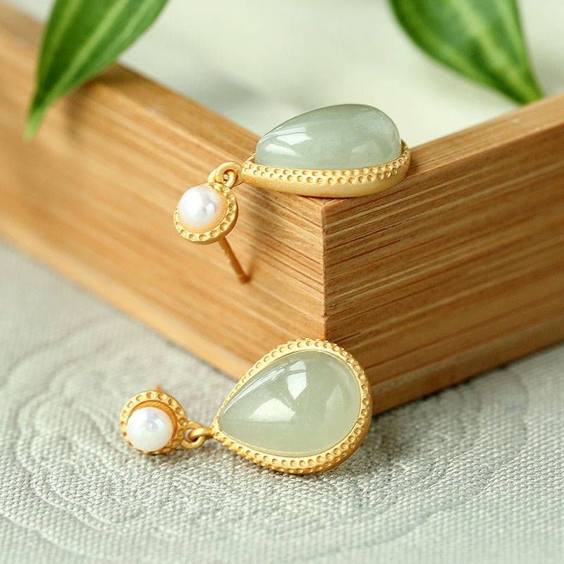 Beautiful Gold Earring with Unique Style