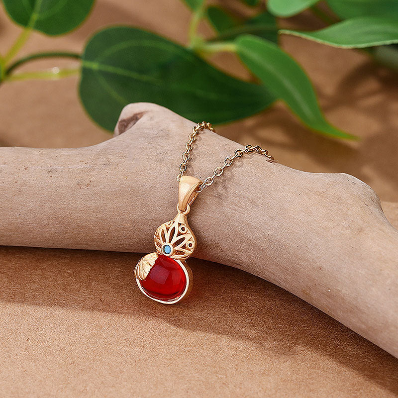 Charming Gold Necklace for Any Occasion