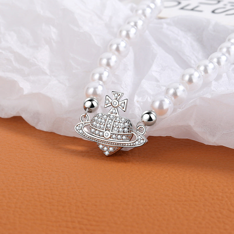 Classic Pearl Necklace with Timeless Appeal