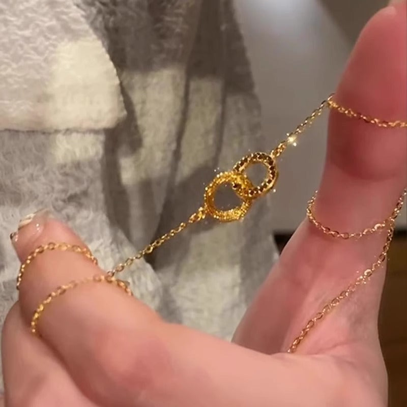 Classic Gold Necklace with Timeless Appeal