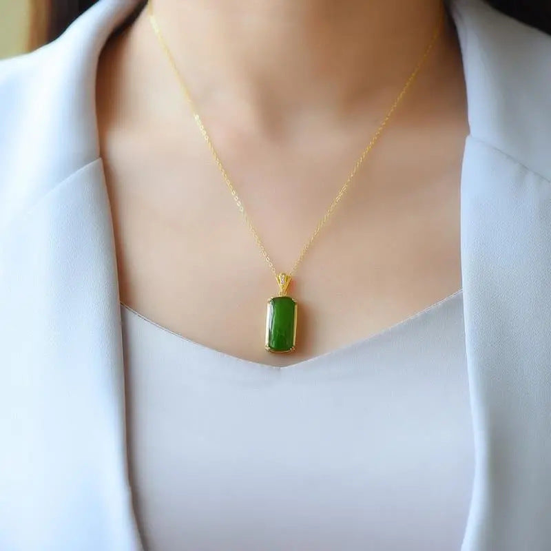 Stunning Gold Necklace for Daily Wear