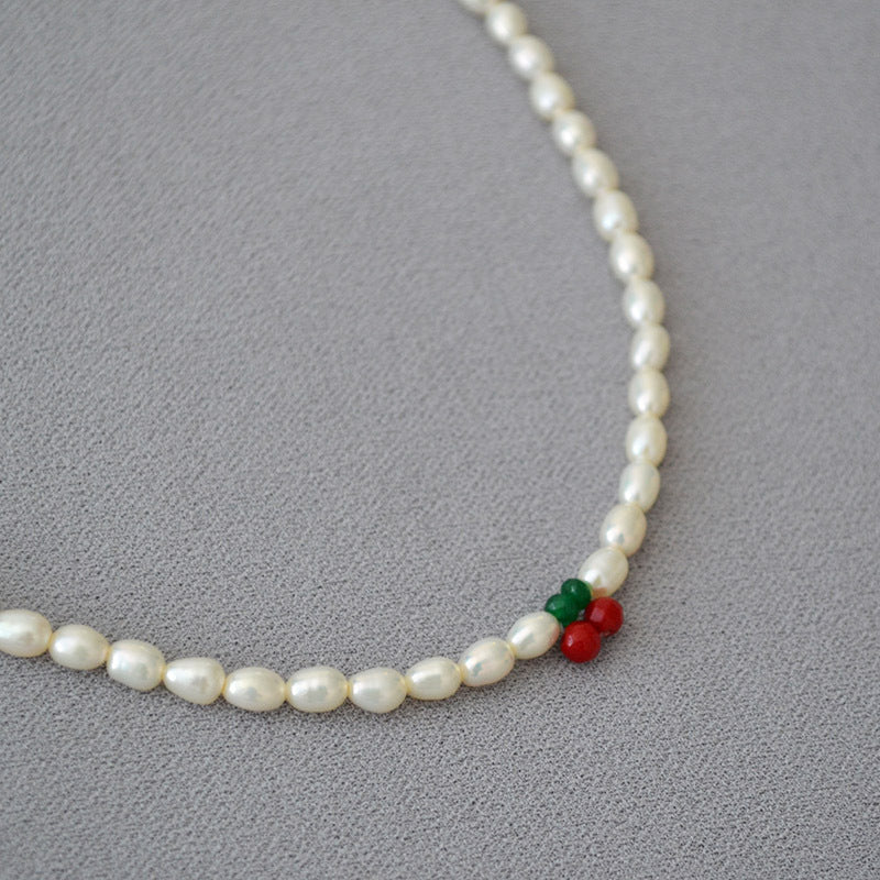 Beautiful Pearl Necklace with Unique Style