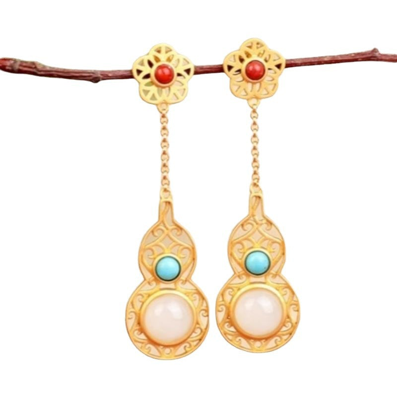 Romantic Gold Earring for Special Moments