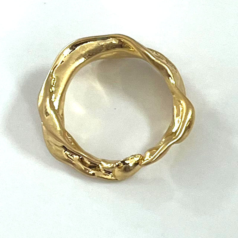 Elegant Gold Earring for Every Occasion