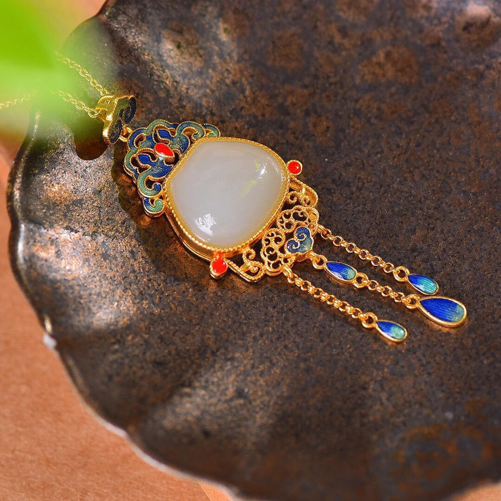 Elegant Gold Necklace for Every Occasion