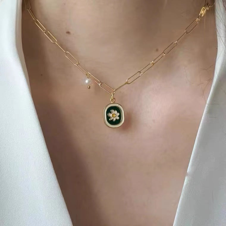 Stunning Necklace for Daily Wear