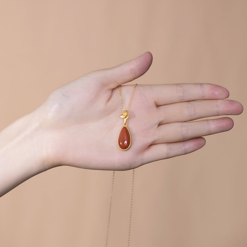 Romantic Gold Pendant for Special Moments