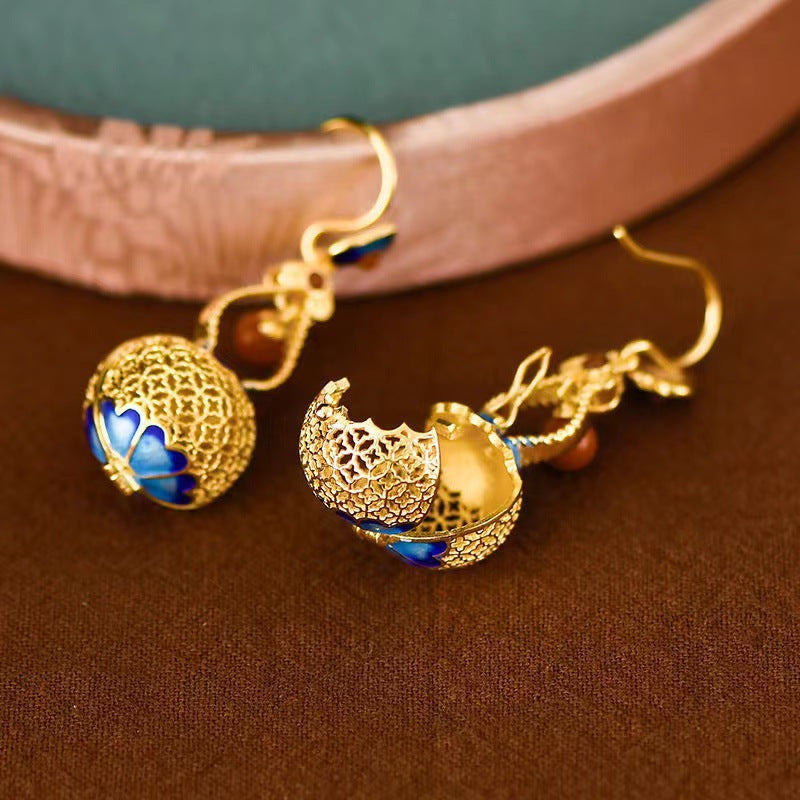 Stunning Gold Earring for Daily Wear