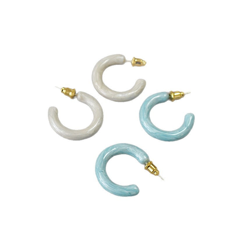 Charming Silver Earring for Any Occasion