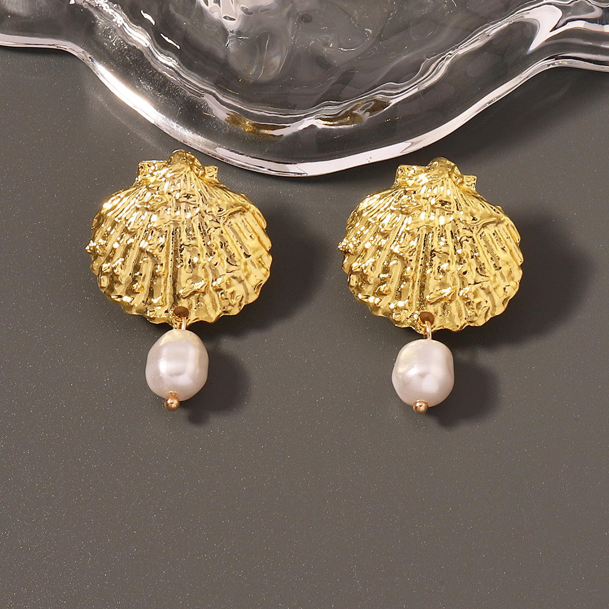 Romantic Pearl Earring for Special Moments