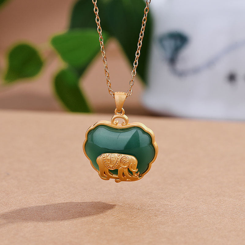 Classic Gold Necklace with Timeless Appeal